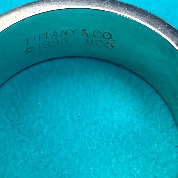 Tiffany & Co Atlas Relief Ring 95 Raised Roman Numerals Wide Band 925 Sz 6 & Bag - Picture 2 of 9
